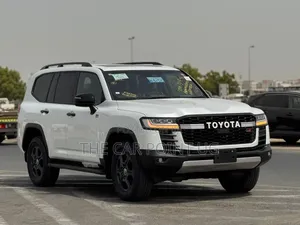 New Toyota Land Cruiser LC300 2025 White