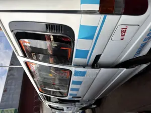 Toyota HiAce 1998 White