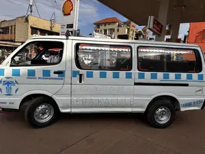 Toyota HiAce 1998 White