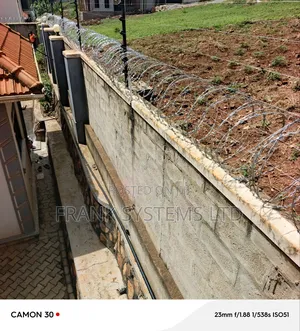 Electric Fence With Siren Strobe Light
