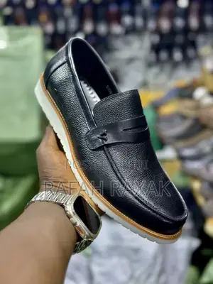 Men’S Classic Clarks Casual Leather Loafers