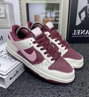 Original Nike Sb Dunk Low “Valentine’S Day 2023” Sneaker