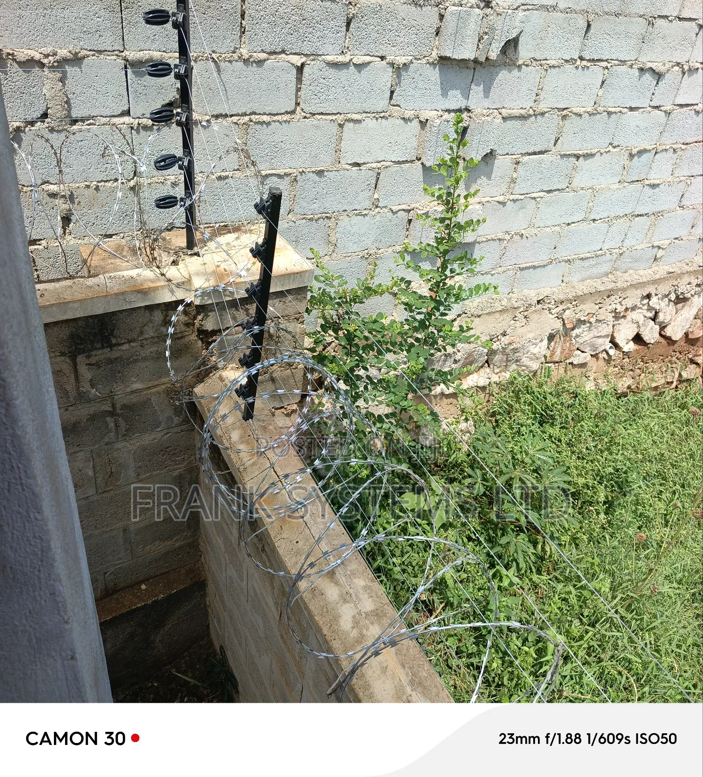 Electronic Fence With Voltage