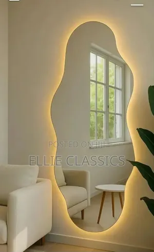 Shapeless Reflective Mirror