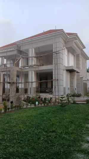 4bdrm Mansion in Kira for sale