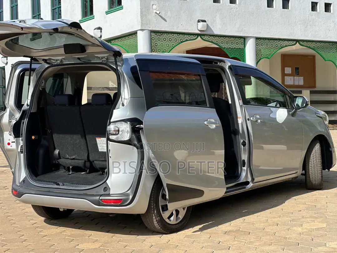 Toyota Sienta 1.5 AWD 2016 Silver