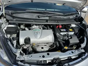 Toyota Sienta 1.5 AWD 2016 Silver