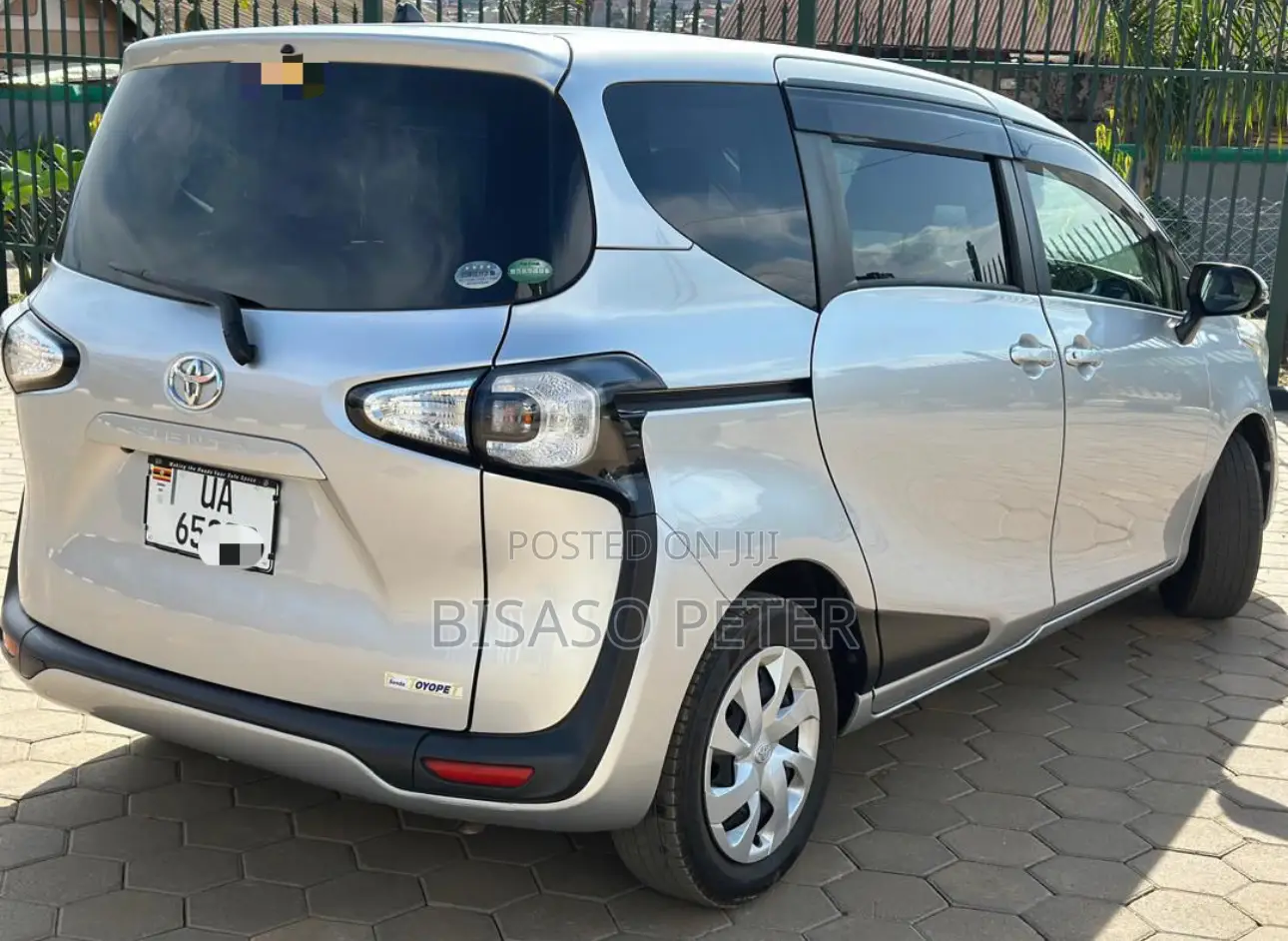 Toyota Sienta 1.5 AWD 2016 Silver
