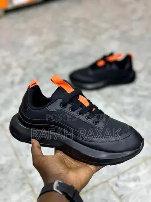 New Classic Men’S Black Hermes Gramme Sneakers