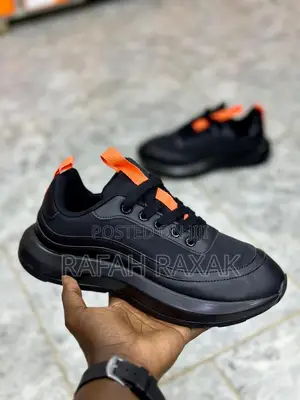 New Classic Men’S Black Hermes Gramme Sneakers