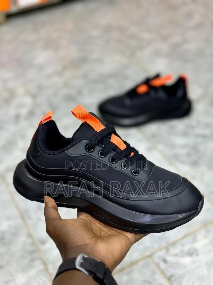 New Classic Men’S Black Hermes Gramme Sneakers