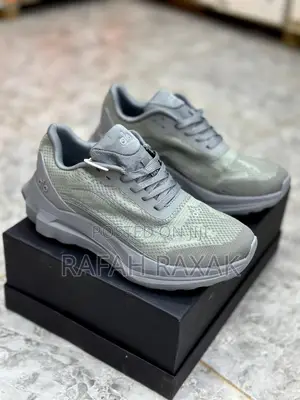 Original Grey Mesh Men’S Alo Yoga Alo Runner Sneakers