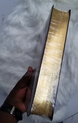 Bible - Executive Diglot Bible "English Luganda Combined"