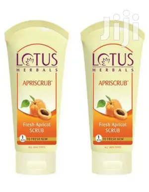 Lotus Herbals Apriscrub Fresh Apricot Scrub 100g