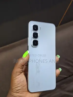 Infinix Hot 60i 128 GB Silver