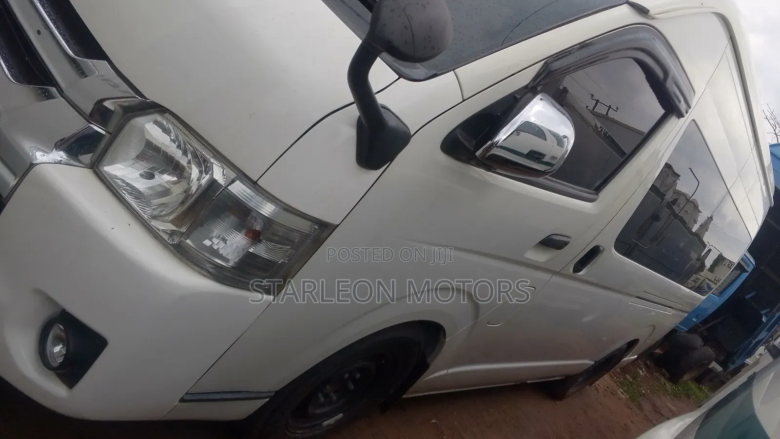 Toyota HiAce 2016 White