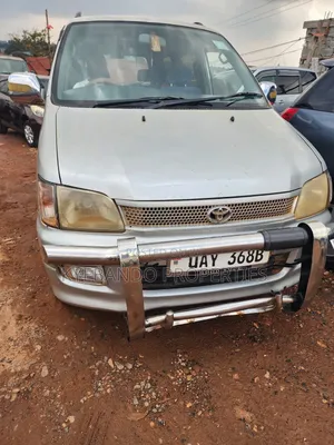 Toyota Noah 2.0 FWD (8 Seater) 2002 Silver