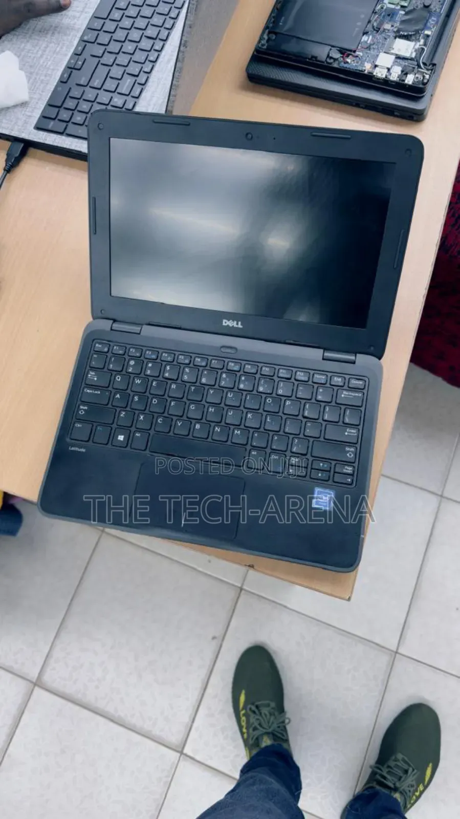 Laptop Dell Latitude 3180 4GB Intel Celeron SSD 128GB
