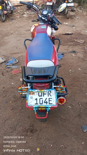 TVS HLX 125 2022 Red