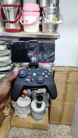 Wireless Game Pad Controller for Mobile Devices