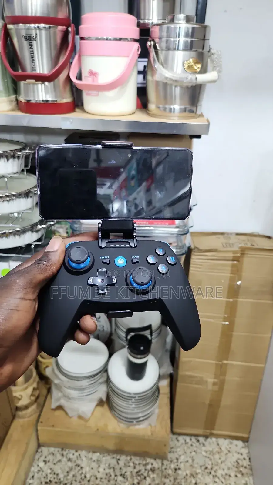 Wireless Game Pad Controller for Mobile Devices