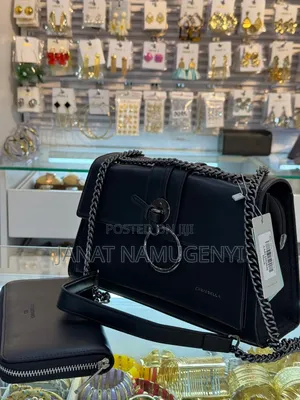 Crisbella With Black Chain Holder