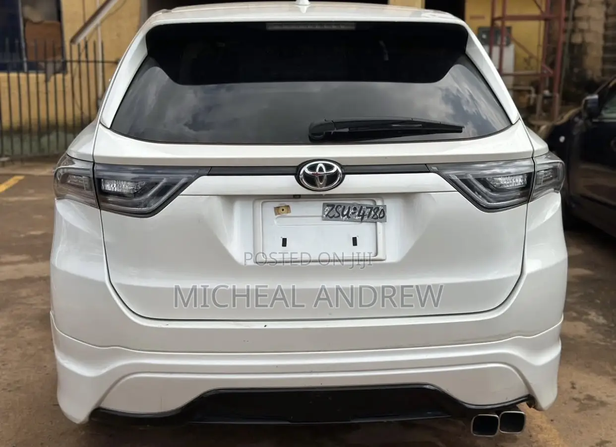 Toyota Harrier 2.5 Hybrid 4WD 2016 White