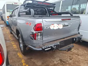 Toyota Hilux 2018 Silver