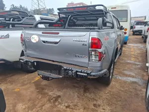 Toyota Hilux 2018 Silver