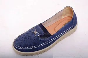 Solid Ladies Moccasins