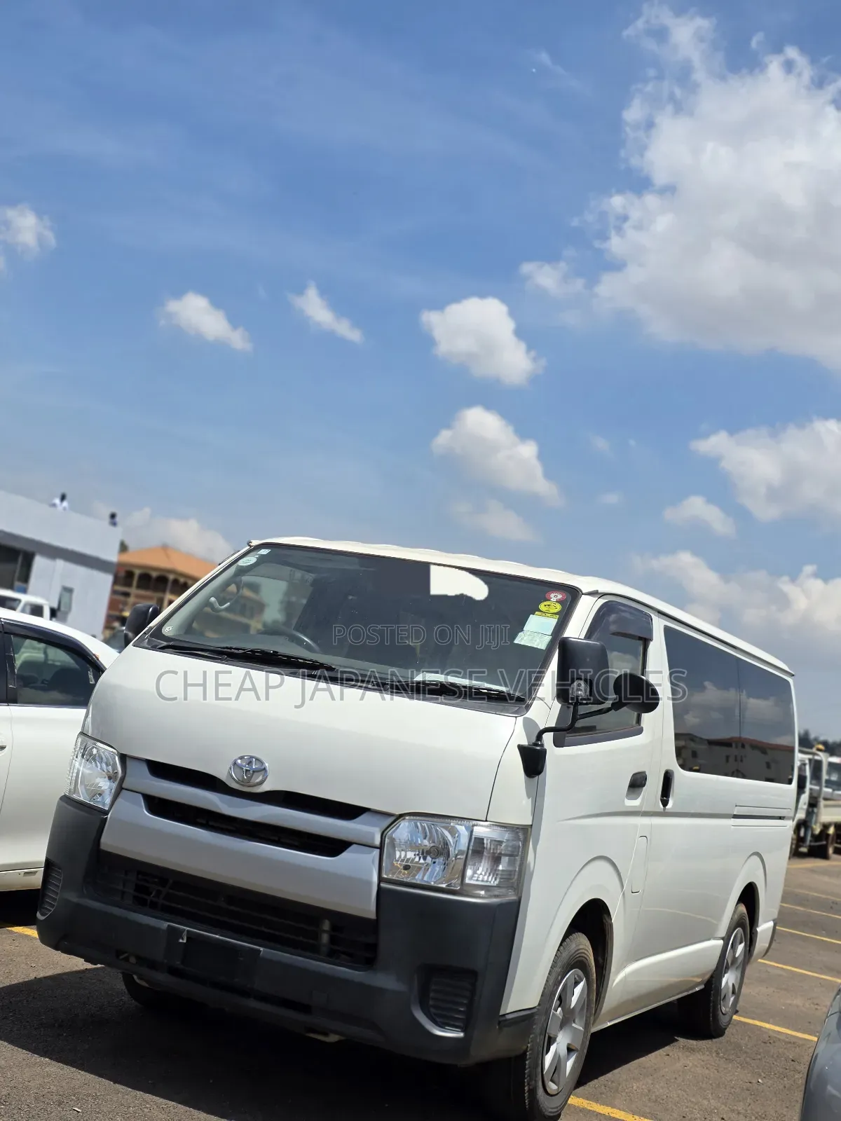Toyota HiAce 2015 White