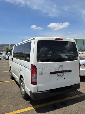 Toyota HiAce 2015 White