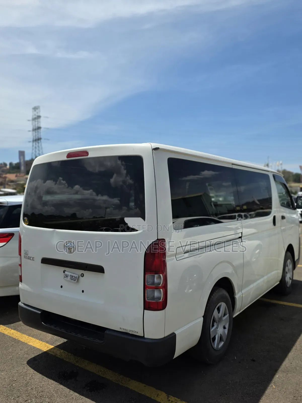 Toyota HiAce 2015 White