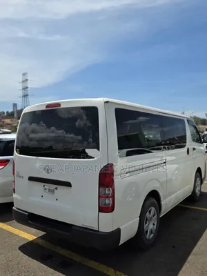 Toyota HiAce 2015 White