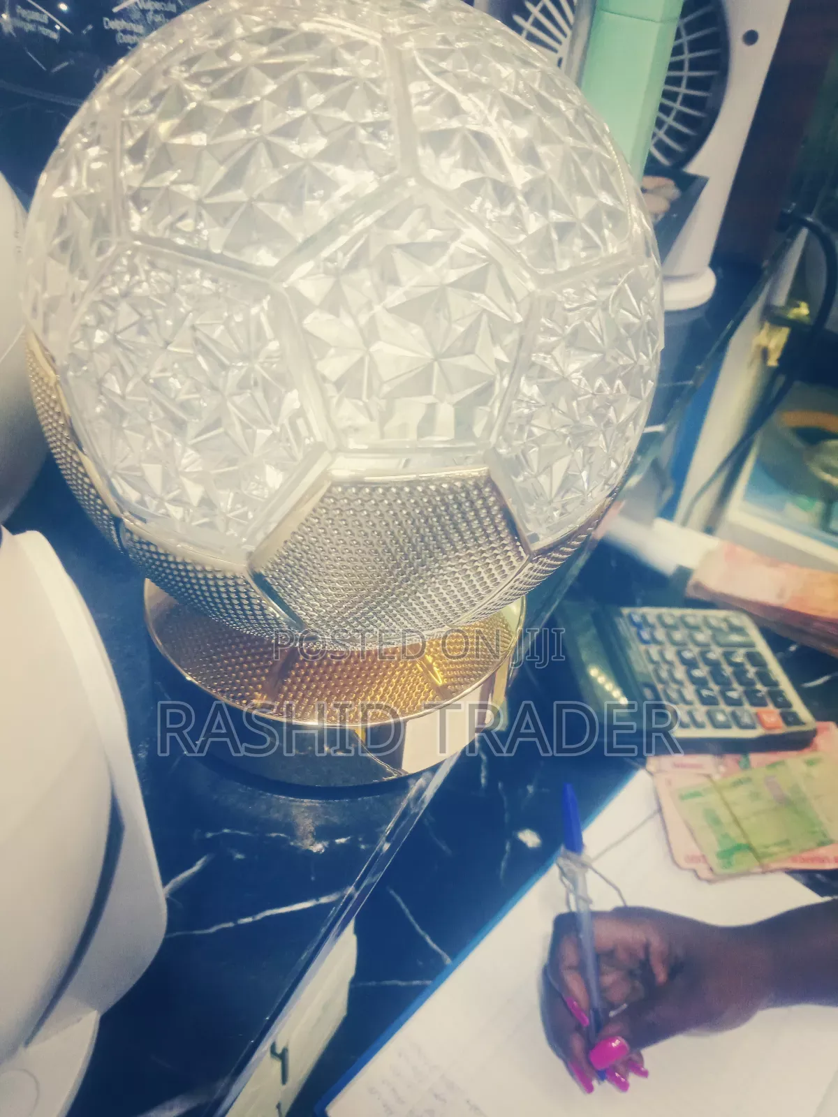 Round Gold Led Crystal Lamp