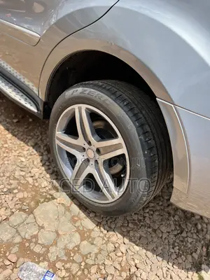 Mercedes-Benz M Class 2012 Gray