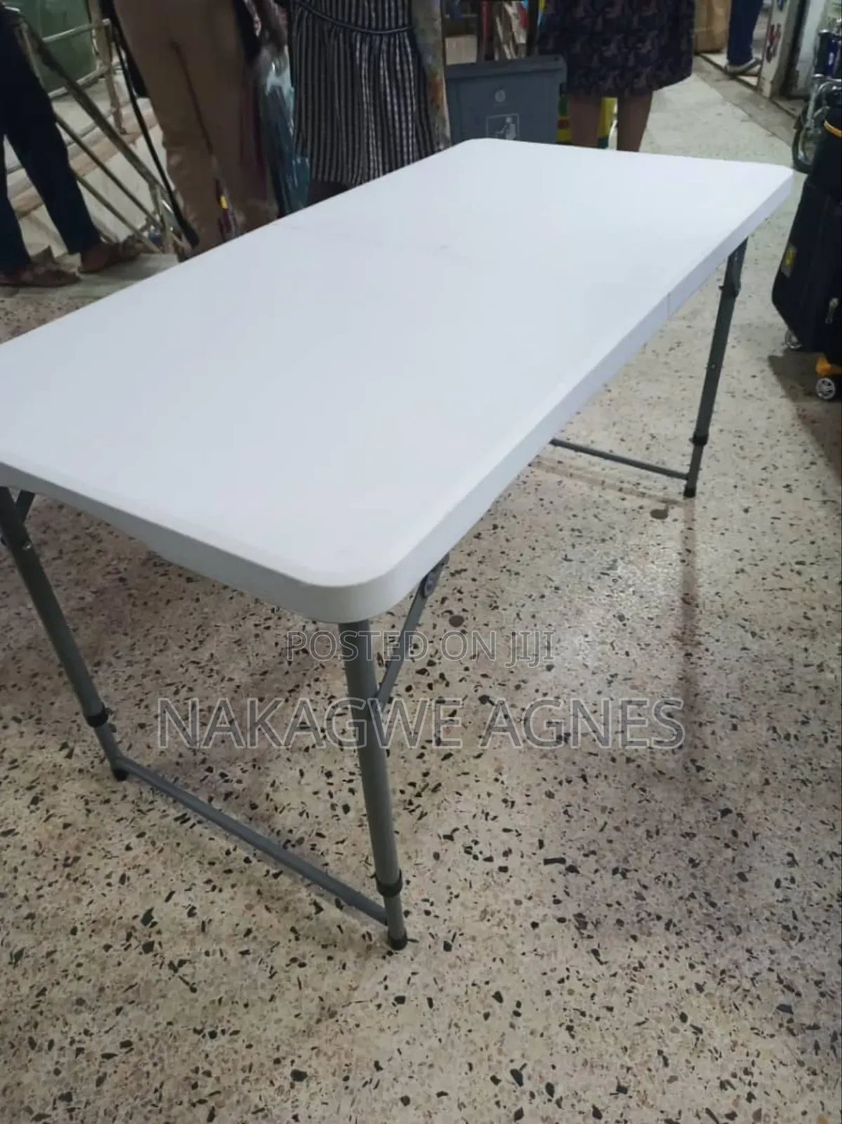 Ffoldable Table