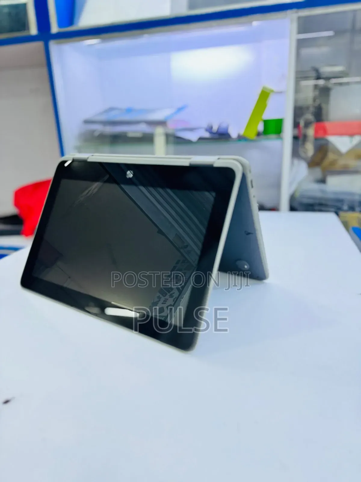 Laptop HP X360 310 G2 4GB Intel Celeron SSD 128GB