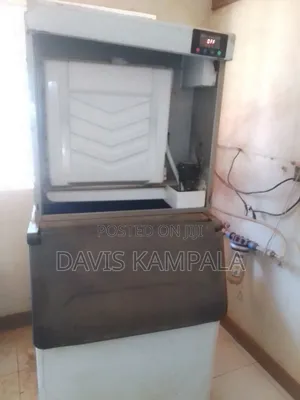 Ice Cubes Maker Technician