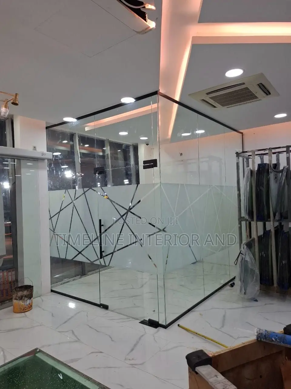 Frameless Glass Office Partitions – Elegant Modern Design