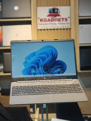 Laptop HP 250 G10 8GB Intel Core 2 Duo SSHD+SSD 256GB