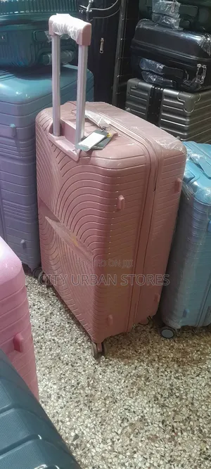 4 Wheels Medium Plastic Rubber Suitcases