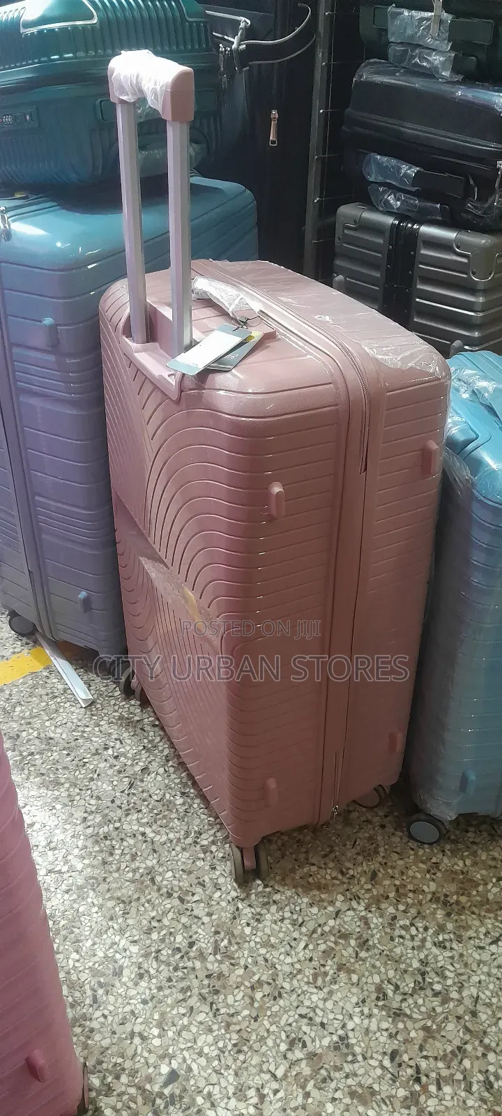 4 Wheels Medium Plastic Rubber Suitcases