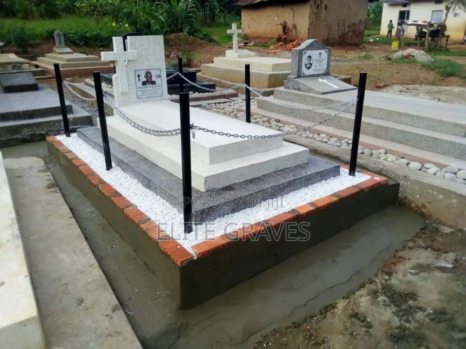 Elite Graves