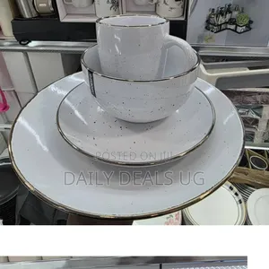 Ardesto Bagheria Dinnerware Set in White With a Speckled Pattern
