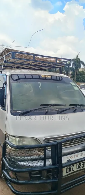 Toyota HiAce 220 2007 Silver