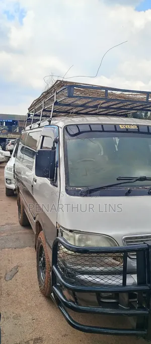 Toyota HiAce 220 2007 Silver