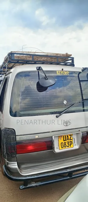 Toyota HiAce 220 2007 Silver