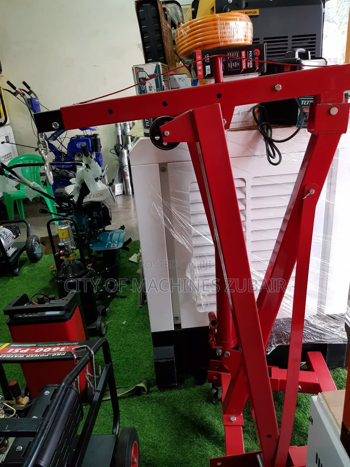 Engine Lifting Machine