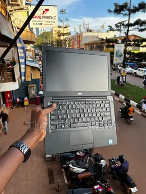 Laptop Dell Latitude 7390 8GB Intel Core I7 SSD 256GB